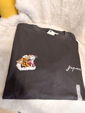 GU Japan  - OMIYAGE Shirt